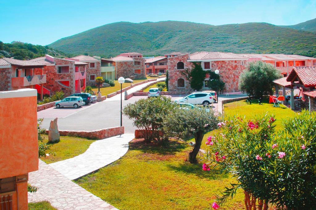 Le Corti Di Marinella Aparthotel Marinella  Eksteriør bilde