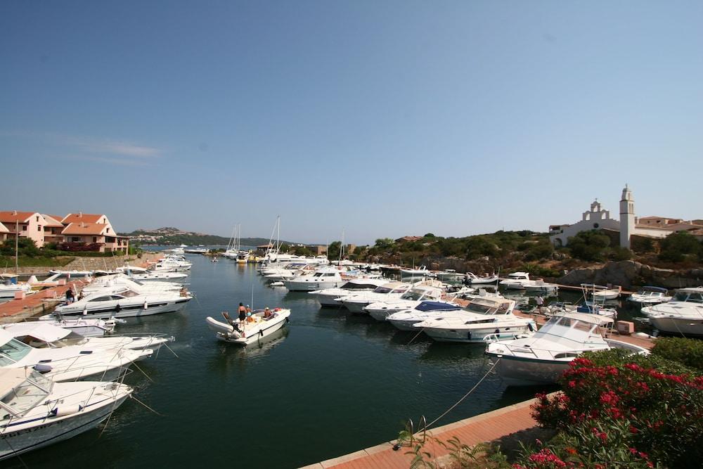 Le Corti Di Marinella Aparthotel Marinella  Eksteriør bilde